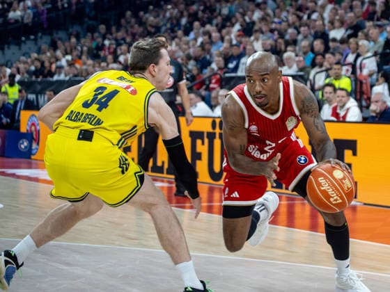 Berlins 34 BEAN vs Bayerns 22 Isiaha MIKE Basketball, Bayern Berlin 102 94 Bundesliga, FC Bayern Basketball Alba Berlin, Playoff Final, 1 Match, Season 2025 2026, 12 06 2026, in Munich, S A P G A R D E N, Germany Source Copyright Credit Oryk HAIST xBASKETBALL-BAYERN-BERLINx
