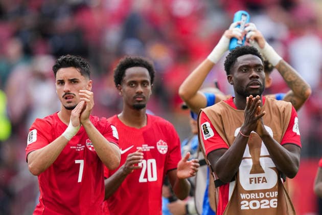 June 12, 2026, Toronto, Ciudad de Mexico, Canada: Stephen EUSTAQUIO, Ali AHMED 20 and Alphonso DAVIES 19 of Canada thanking the fans after the 2026 FIFA World Cup, WM, Weltmeisterschaft, Fussball Group B match between Canada and Bosnia and Herzegovina at Toronto Stadium. on June 12, 2026 in Toronto, Canada. Toronto Canada - ZUMAe321 20260612_zsa_e321_151 Copyright: xLeonardoxRamirezx