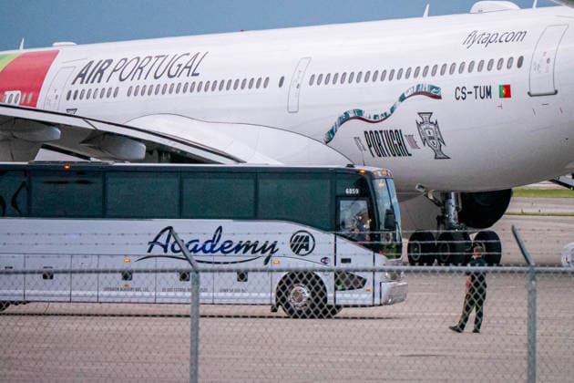 June 12, 2026, West Palm Beach, Fl, USA: A TAP Air Portugal charter carrying the Portugal national football team arrives in Palm Beach, Florida, as the team transport bus departs the tarmac ahead of the squadÃ¢â‚¬â ¢s World Cup baseÃ¢â‚¬˜camp activities. West Palm Beach USA - ZUMAc343 0859032284st Copyright: xChrisxBeckettx