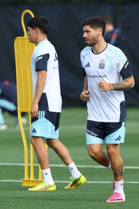 Argentina™s defender Gonzalo Montiel takes part in a training session during the 2026 FIFA World Cup football tournament at Sporting KC Training Centre in Kansas City on June 12, 2026 ¨ Photo by Alejandro PAGNI PHOTOxPHOTO KANSAS CITY UNITED STATES Copyright: xALEJANDROxPAGNIx