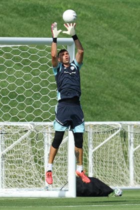 Argentina™s goalkeeper Emiliano Martinez takes part in a training session during the 2026 FIFA World Cup football tournament at Sporting KC Training Centre in Kansas City on June 12, 2026 ¨ Photo by Alejandro PAGNI PHOTOxPHOTO KANSAS CITY UNITED STATES Copyright: xALEJANDROxPAGNIx