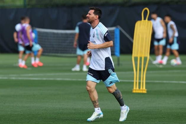 Argentina s forward Lionel Messi takes part in a training session during the 2026 FIFA World Cup football tournament at Sporting KC Training Centre in Kansas City on June 12, 2026 ¨ Photo by Alejandro PAGNI PHOTOxPHOTO KANSAS CITY UNITED STATES Copyright: xALEJANDROxPAGNIx