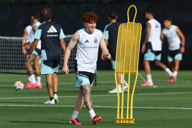 Argentina™s defender Valentin Barco takes part in a training session during the 2026 FIFA World Cup football tournament at Sporting KC Training Centre in Kansas City on June 12, 2026 ¨ Photo by Alejandro PAGNI PHOTOxPHOTO KANSAS CITY UNITED STATES Copyright: xALEJANDROxPAGNIx