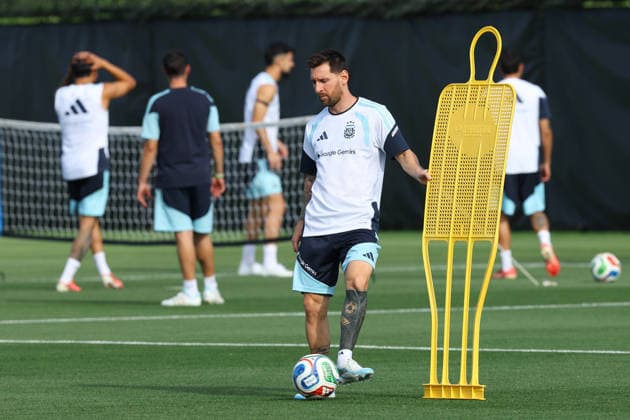 Argentina s forward Lionel Messi takes part in a training session during the 2026 FIFA World Cup football tournament at Sporting KC Training Centre in Kansas City on June 12, 2026 ¨ Photo by Alejandro PAGNI PHOTOxPHOTO KANSAS CITY UNITED STATES Copyright: xALEJANDROxPAGNIx
