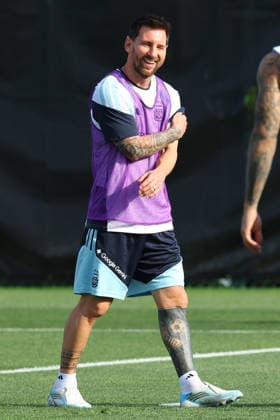 Argentina s forward Lionel Messi smiles during a training session during the 2026 FIFA World Cup football tournament at Sporting KC Training Centre in Kansas City on June 12, 2026 ¨ Photo by Alejandro PAGNI PHOTOxPHOTO KANSAS CITY UNITED STATES Copyright: xALEJANDROxPAGNIx