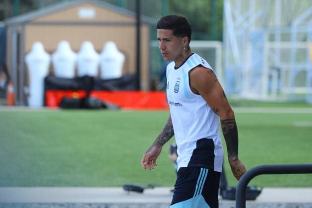 Argentina™s midfielder Enzo Fernandez looks on during a training session during the 2026 FIFA World Cup football tournament at Sporting KC Training Centre in Kansas City on June 12, 2026 ¨ Photo by Alejandro PAGNI PHOTOxPHOTO KANSAS CITY UNITED STATES Copyright: xALEJANDROxPAGNIx