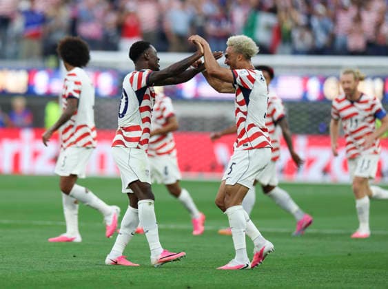 (260613) -- LOS ANGELES, June 13, 2026 -- Folarin Balogun (L) of the United States celebrates scoring with Antonee Robinson during the group D match between the United States and Paraguay at the 2026 FIFA World Cup, WM, Weltmeisterschaft, Fussball at Los Angeles Stadium in Los Angeles, the United States, June 12, 2026. ) (SP)U.S.-LOS ANGELES-FOOTBALL-FIFA WORLD CUP-GROUP D-USA VS PRY BaixXuefei 