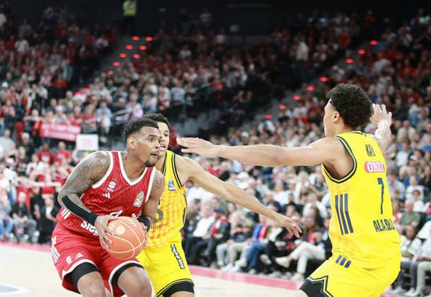 from left Xavier RATHAN MAYES Munich , Jack KAYIL Berlin , Basketball, He Bundesliga, 2025 26, Final 1 match, FC Bayern Basketball vs Alba Berlin, SAP Garden, 12 06 26, Copyright: WolfgangxFehrmann