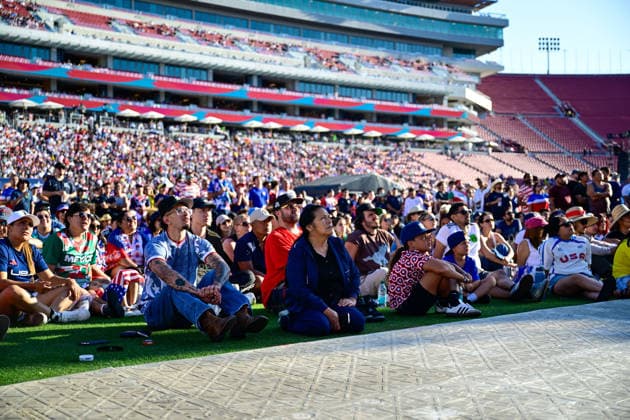 FIFA Fan Festival Opens In Los Angeles During FIFA World Cup, WM, Weltmeisterschaft, Fussball 2026 Fans look on during the United States vs Paraguay match at the FIFA Fan Festival during the FIFA World Cup 2026 in Los Angeles, California, on June 12, 2026. The Fan Festival features live entertainment, interactive activities, food and beverage offerings, and public match viewing areas for supporters throughout the tournament. Los Angeles California United States  Copyright: xWestonxHancockx originalFilename:hancock-cafifafa260612_npCo7.jpg
