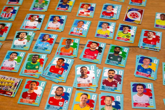 13 06 2026, Mindelheim Bavaria , the popular collectors booklet and the corresponding collectors pictures are also available again for the 2026 FIFA World Cup in the USA Many pictures are ready on the table sorted by nation Holland, Argentina, Turkey,