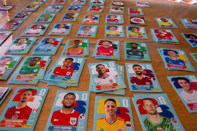 13 06 2026, Mindelheim Bavaria , the popular collectors booklet and the corresponding collectors pictures are also available again for the 2026 FIFA World Cup in the USA Many pictures are ready on the table sorted by nation Holland, Argentina, Turkey, England, Panama, Qatar,