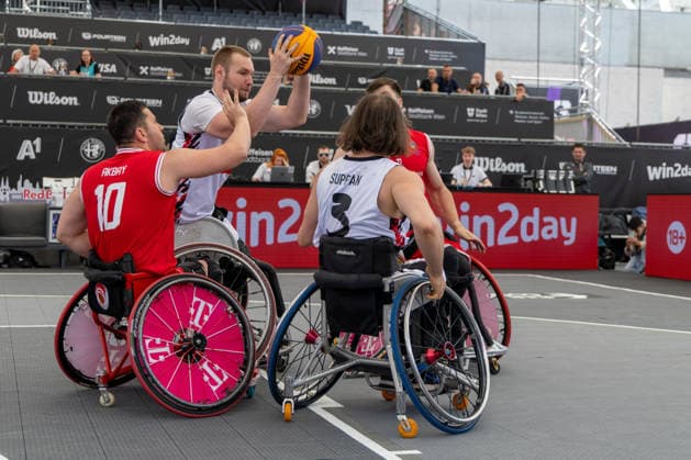 BASKETBALL - FIBA 3x3 World Tour VIENNA,AUSTRIA,13.JUN.26 - BASKETBALL - FIBA 3x3 World Tour. Image shows participants and Hubert Hager (AUT).  GEPAxpictures xPhilippxBrem
