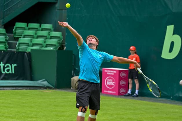 Diego Dedura Germany beats on TERRA WORTMANN Open 2026, Tennis, ATP 500, Tournament, Qualification, 13 06 2026, TERRA WORTMANN Open 2026, Tennis, ATP 500, Tournament, Qualification, 13 06 2026 Halle Copyright: xEibner-Pressefoto RobertxGertzenx EP_RGN
