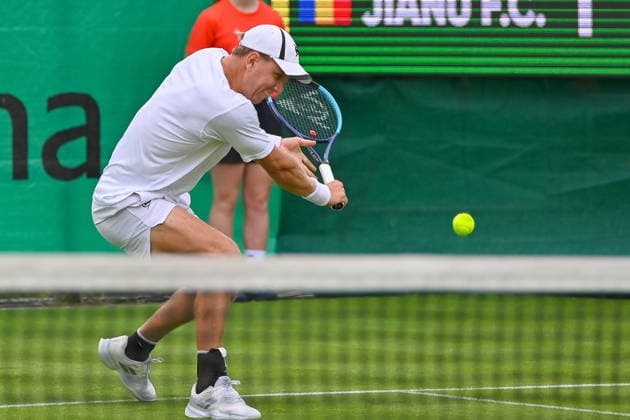 Filip Cristian Jianu Romania at the net TERRA WORTMANN Open 2026, Tennis, ATP 500, Tournament, Qualification, 13 06 2026, TERRA WORTMANN Open 2026, Tennis, ATP 500, Tournament, Qualification, 13 06 2026 Halle Copyright: xEibner-Pressefoto RobertxGertzenx EP_RGN