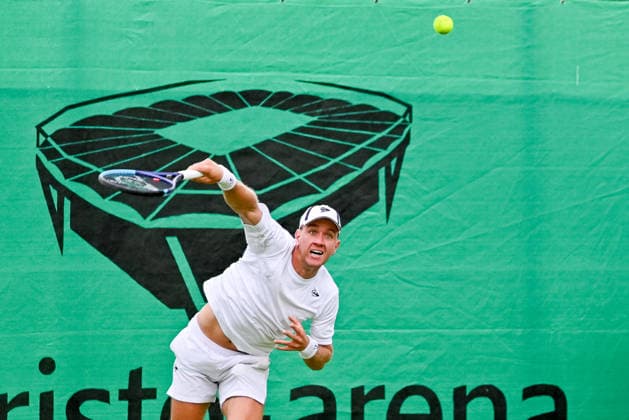Filip Cristian Jianu Romania serving TERRA WORTMANN Open 2026, Tennis, ATP 500, Tournament, Qualification, 13 06 2026, TERRA WORTMANN Open 2026, Tennis, ATP 500, Tournament, Qualification, 13 06 2026 Halle Copyright: xEibner-Pressefoto RobertxGertzenx EP_RGN