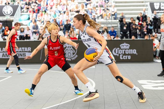 BASKETBALL - FIBA 3x3 World Tour VIENNA,AUSTRIA,13.JUN.26 - BASKETBALL - FIBA 3x3 World Tour. Image shows Fuyuko Takahashi (Mitsubishi Electric) and Marie Reichert (GER).  GEPAxpictures xPhilippxBrem