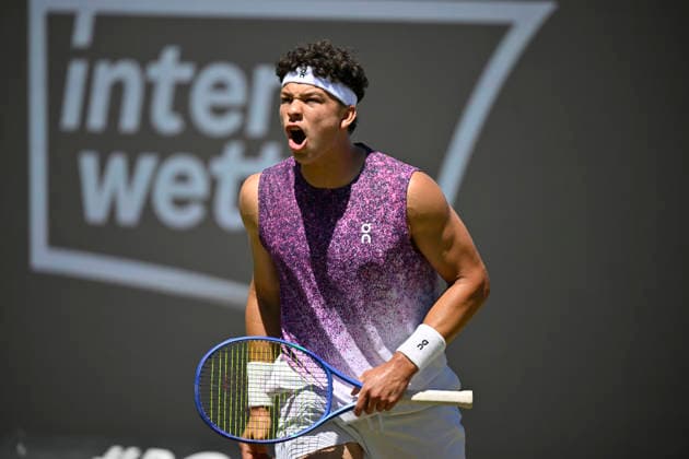 Ben Shelton USA cheers, joy, emotion, emotional, jubilant, lucky, happy, tennis men BOSS Open ATP 250 Stuttgart 2026 Weissenhof BOSS Open ATP 250 Stuttgart 2026