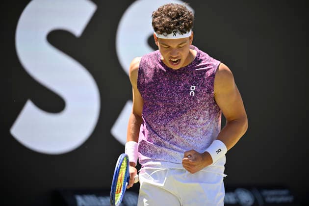Ben Shelton USA cheers, joy, emotion, emotional, jubilant, lucky, happy, tennis men BOSS Open ATP 250 Stuttgart 2026 Weissenhof BOSS Open ATP 250 Stuttgart 2026