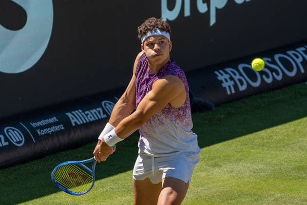 Ben Shelton on the ball, Action, Action, Ben Shelton vs Sho Shimabukuro, Tennis, ATP Tournament, Boss Open, Center Court, Quarterfinals, 13 06 2026, Ben Shelton vs Sho Shimabukuro, Tennis, ATP Tournament, Boss Open, Center Court, Quarterfinals, 13 06 2026, Stuttgart Copyright: xEibner-Pressefoto EdwardxCheungx EP_ECG