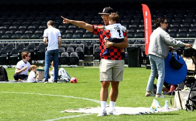 Fulham FC Picnic on the Pitch 2026. Fulham FC Picnic on the Pitch, Day One, Football, Craven Cottage, London - 13 Jun 2026London Craven Cottage United Kingdom  Copyright: xJamesxMarsh Shutterstockx 16924169n