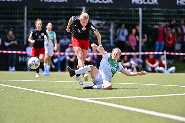 HISCOX Association Cup SC Amicitia München SpVgg Greuther Fürth 13 06 2026 MUNICH, GERMANY 13 June in the duel Amelie ROKSANDIC SC Amicitia München 24 and Lena FRANKE SpVgg Greuther Fürth 22 during the match between SC Amicitia München and SpVgg Greuther Fürth in the final of the HISCOX Association Cup at the sports facility of SC Amicitia Copyright: xBEAUTIFULxSPORTS Goldbergx