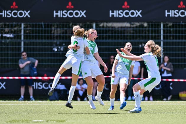 HISCOX Verbandspokal SC Amicitia München SpVgg Greuther Fürth 13 06 2026 MUNICH, GERMANY 13 June The Fürth women cheer after Luisa WÖLFEL scores to make it 0 1 SpVgg Greuther Fürth 10 Goal scorer Happy during the match between SC Amicitia München and SpVgg Greuther Fürth in the final of the HISCOX Verbandspokal at the SC Amicitia sports complex Copyright: xBEAUTIFULxSPORTS Goldbergx