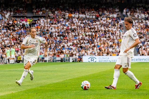 ESP Corazon Classic Match 2026 Real Madrid Leyendasv Inter Legends Michel Salgado and Pedro Leon during Corazon Classic Match 2026 between Real Madrid Leyendas v Inter Legends played at Santiago Bernabeu Stadium, Madrid on June 13, 2026 in Spain Madrid Spain Futbol Copyright: xAlbaxPachecox xAgenciaxLOFx