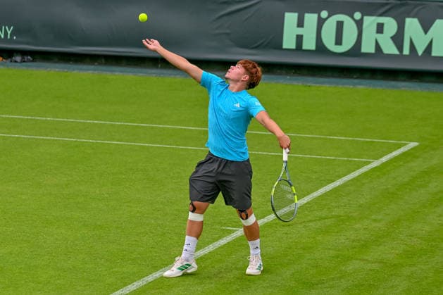 Diego Dedura Germany serving TERRA WORTMANN Open 2026, Tennis, ATP 500, Tournament, Qualification, 13 06 2026, TERRA WORTMANN Open 2026, Tennis, ATP 500, Tournament, Qualification, 13 06 2026 Halle Copyright: xEibner-Pressefoto RobertxGertzenx EP_RGN