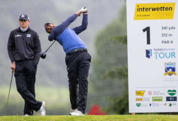 GOLF - Interwetten Open HAUS,AUSTRIA,13.JUN.26 - GOLF - HotelPlanner Tour, Interwetten Open, Golfclub Schladming. Image shows Moritz Russling (AUT) and Saptak Talwar (IND).  GEPAxpictures xHaraldxSteiner