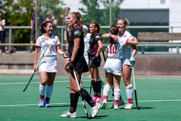 from left Mali Herberhold TSVMH, 28 , Luise Kirschner TSVMH, 10 , Lotte Nafzger TSVMH, 26 , players from TSV Mannheim Hockey, cheering after the final whistle, joy about the victory, winner, winner, cheers, cheering, cheerful, positive, happy, happy, optimistic, highlight, action, action, 13 06 2026, Mannheim Germany , Hockey, 2 Bundesliga, Group South, Women, TSV Mannheim HC Ludwigsburg xozx