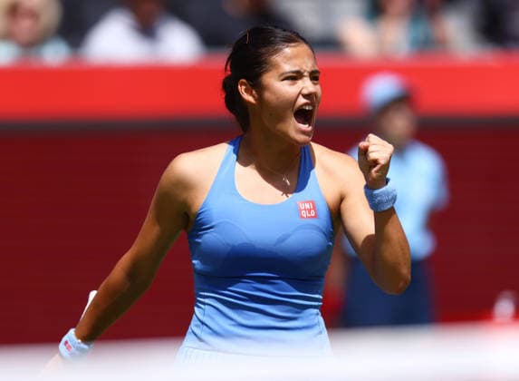 2026 HSBC Tennis Championships, Queens Club, London, UK - 13 06 2026 Emma Raducanu (GBR) celebrates during her Quarter Final match against Kamilla Rakhimova in the 2026 HSBC Championship at Queens, London London Queens Club London GBR Copyright: xMarkxGreenwoodx