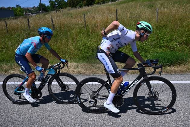 Tour Auvergne - Rhone-Alpes 2026 Stage 7 GRAND COLOMBIER, FRANCE - JUNE 13 : injury of Seixas Paul (FRA) of Decathlon CMA CGM Team during stage 7 of the 78th edition of Tour Auvergne - Rhone-Alpes an UCI World Tour 2.UWT cycling road race stage for Men Elite of 133.6 km with start in La Bridoire and finish in Grand Colombier on June 13, 2026 in Grand Colombier, France, 13 06 2026 ( Motordriver Guy De Vuyst - Grand Colombier France  Copyright: xVincentxKalutx