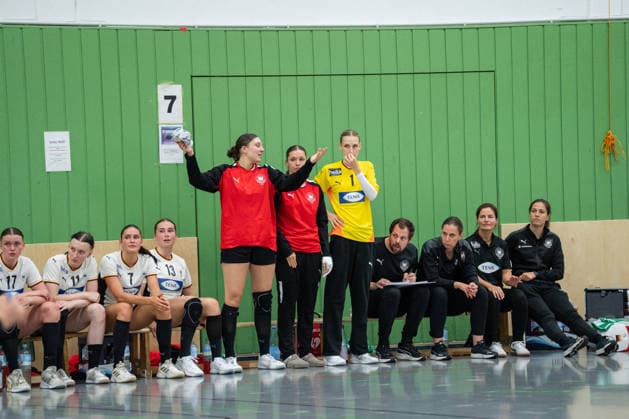 U20 Womens National Team Germany GER vs U20 Womens National Team Spain SPA , Handball, Four Nations Tournament, 13 6 2026, Season 2025 2026, Hannover The team of the U20 Womens National Team Germany GER complains Hannover Sporthalle IGS Badenstedt Germany