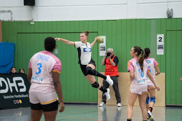 U20 Women National Team Germany GER vs U20 Women National Team Spain SPA , Handball, Four Nations Tournament, 13 6 2026, Season 2025 2026, Hannover Jana Walther Germany U20 Women, 03, plays at HC Leipzig in goal throw Hannover Sporthalle IGS Badenstedt Germany