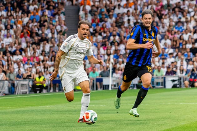 ESP Corazon Classic Match 2026 Real Madrid Leyendasv Inter Legends Pedro Leon of Real Madrid during Corazon Classic Match 2026 between Real Madrid Leyendas v Inter Legends played at Santiago Bernabeu Stadium, Madrid on June 13, 2026 in Spain Madrid Spain Futbol Copyright: xAlbaxPachecox xAgenciaxLOFx