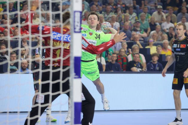 13 06 2026, xtgx, handball, EHF Champions League semi-final, SC Magdeburg Füchse Berlin v l Hakun West av Teigum Berlin, 34 throws goal, Torschuetze, scores goal, Treffer, scores the goal Koeln