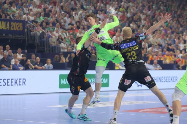 13 06 2026, xtgx, Handball, EHF Champions League semi-final, SC Magdeburg Füchse Berlin v l Nils Lichtlein Berlin, 17 throws goal, Torschuetze, scores goal, Treffer, scores the goal Koeln