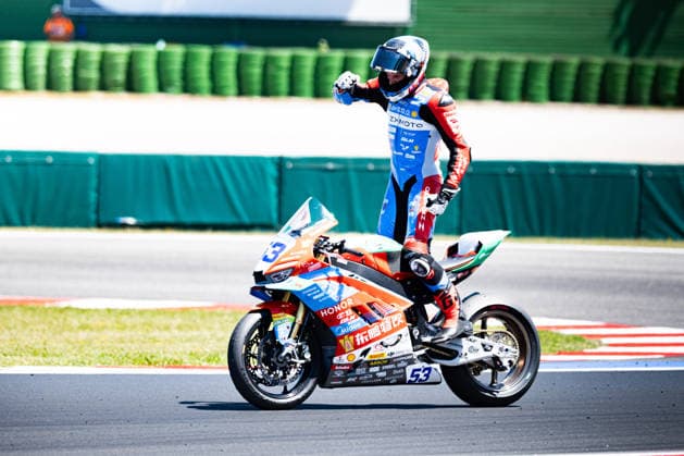 IPA85643513 - Valentin Debise (FRA) wins WorldSSP Race 1 – SUPERBIKE Pirelli Emilia Romagna Round. At the Misano World Circuit Marco Simoncelli in Misano Adriatico, RN, Italy. On June 13, 2026.  Copyright: xRiccardoxSpadettoxDexPaulis IPAxSportx xx 85643513