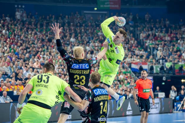 Cologne, 12 05 2026, Handball, Men, EHF Champions League Men 2025 26, Semi-final, SC Magedeburg Füchse Berlin Lasse Bredekjaer Andersson Füchse Berlin, 11 on a throw from the back