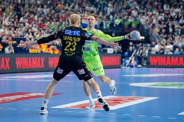 Cologne, 12 05 2026, Handball, Men, EHF Champions League Men 2025 26, Semi-final, SC Magedeburg Füchse Berlin Mathias Gidsel Füchse Berlin, 19 on a throw from the back court
