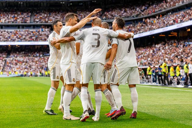 ESP Corazon Classic Match 2026 Real Madrid Leyendasv Inter Legends David Barral scores goal to Real Madrid and celebrating during Corazon Classic Match 2026 between Real Madrid Leyendas v Inter Legends played at Santiago Bernabeu Stadium, Madrid on June 13, 2026 in Spain Madrid Spain Futbol Copyright: xAlbaxPachecox xAgenciaxLOFx