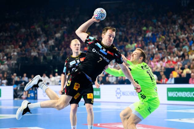 Cologne, Germany Handball EHF CL Final 4 Semi-Final SC Magdeburg Fuechse Berlin Felix Claar Magdeburg , Mathias Gidsel Berlin Cologne Lanxess Arena Nordrhein Westfalen Germany