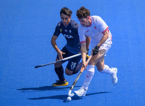 England Men v Argentina Men Men s FIH Pro League Tom Sorsby of England Men and Ignacio Ibarra of Argentina Men during the Men s FIH Pro League match at Lee Valley Hockey Tennis Centre, Stratford 13 06 2026 UK Newspapers OUT Copyright: xGraemexWilcocksonx FIL-23551-0021