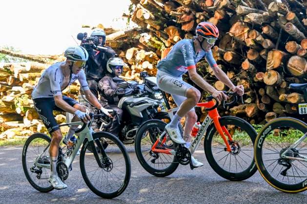 Tour Auvergne - Rhone-Alpes 2026 Stage 7 GRAND COLOMBIER, FRANCE - JUNE 13 : De Plus Laurens (BEL) of Netcompany INEOS during stage 7 of the 78th edition of Tour Auvergne - Rhone-Alpes an UCI World Tour 2.UWT cycling road race stage for Men Elite of 133.6 km with start in La Bridoire and finish in Grand Colombier on June 13, 2026 in Grand Colombier, France, 13 06 2026 ( Motordriver Guy De Vuyst - Grand Colombier France  Copyright: xVincentxKalutx