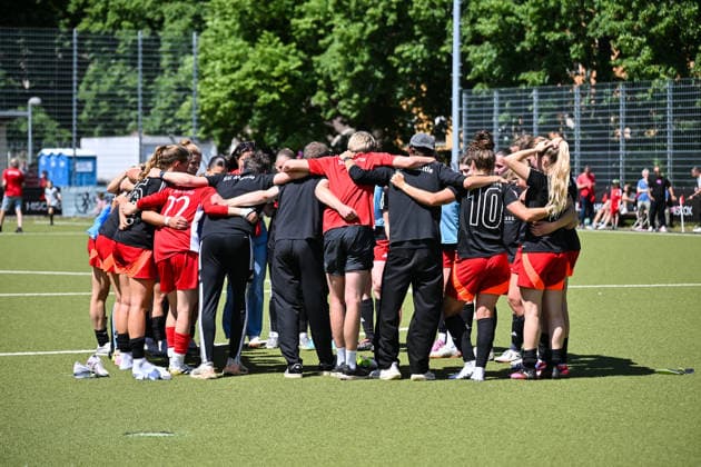 HISCOX Association Cup SC Amicitia München SpVgg Greuther Fürth 13 06 2026 MUNICH, GERMANY 13 June Dejected hosts after the match between SC Amicitia München and SpVgg Greuther Fürth in the final of the HISCOX Association Cup at the SC Amicitia sports complex Copyright: xBEAUTIFULxSPORTS Goldbergx