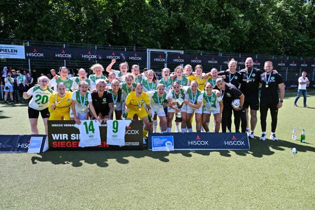 HISCOX Association Cup SC Amicitia München SpVgg Greuther Fürth 13 06 2026 MUNICH, GERMANY 13 June In the picture the winners of the cup Winners photo Jubilee photo after the match between SC Amicitia München and SpVgg Greuther Fürth at the final of the HISCOX Association Cup at the SC Amicitia sports facility Copyright: xBEAUTIFULxSPORTS Goldbergx