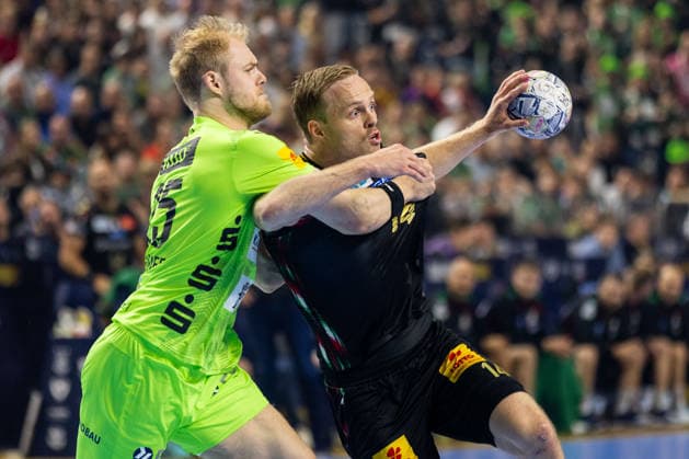 Omar Ingi MAGNUSSON SC Magdeburg, 14 in duel against Matthes LANGHOFF Fuechse Berlin, 25 GER, SC Magdeburg vs Fuechse Berlin, Handball, TruckScout24 EHF FINAL4 2026, Semi-final, Season 2025 2026, 13 06 2026, GER, SC Magdeburg vs Fuechse Berlin, Handball, TruckScout24 EHF FINAL4 2026, Semi-final, Season 2025 2026, 13 06 2026, Cologne Copyright: xEibnerxPressefoto OliverxSchmidtx EP_OST