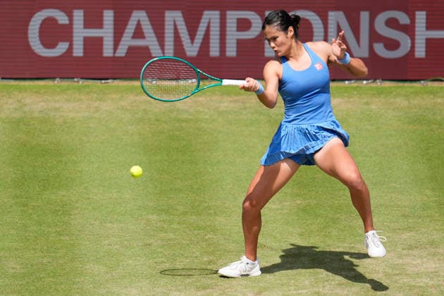 HSBC Championships - Day Six Emma Raducanu of Great Britain competes during her quarter-final match at The HSBC Championships 2026 Women s tennis tournament at The Queen s Club in London, England, on June 13, 2026. London United Kingdom  Copyright: xOwenxHammondx originalFilename:hammond-thehsbcc260613_npkQo.jpg