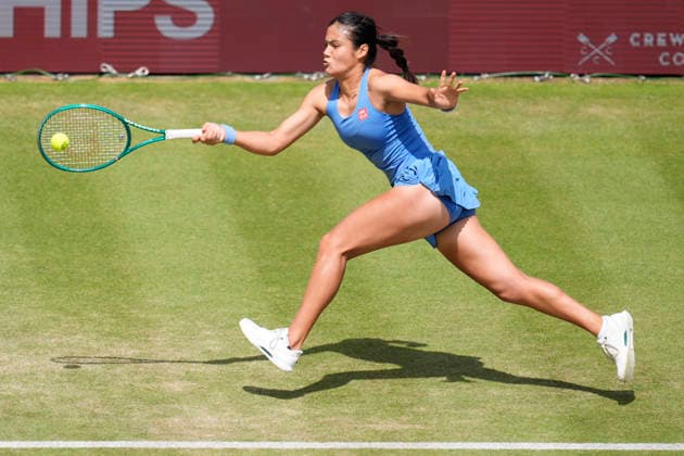 HSBC Championships - Day Six Emma Raducanu of Great Britain competes during her quarter-final match at The HSBC Championships 2026 Women s tennis tournament at The Queen s Club in London, England, on June 13, 2026. London United Kingdom  Copyright: xOwenxHammondx originalFilename:hammond-thehsbcc260613_npA3l.jpg