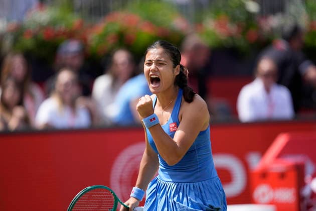 HSBC Championships - Day Six Emma Raducanu of Great Britain competes during her quarter-final match at The HSBC Championships 2026 Women s tennis tournament at The Queen s Club in London, England, on June 13, 2026. London United Kingdom  Copyright: xOwenxHammondx originalFilename:hammond-thehsbcc260613_npsm8.jpg